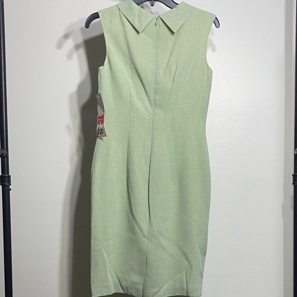 Chic Sleeveless Mini Dress in Light Green - Picture 4 of 4